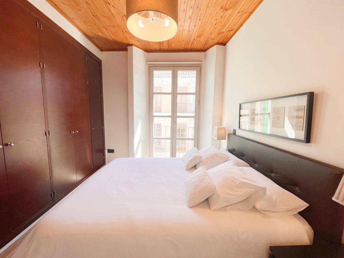 Homely Malaga Carreteria Con Piscina ภายนอก รูปภาพ