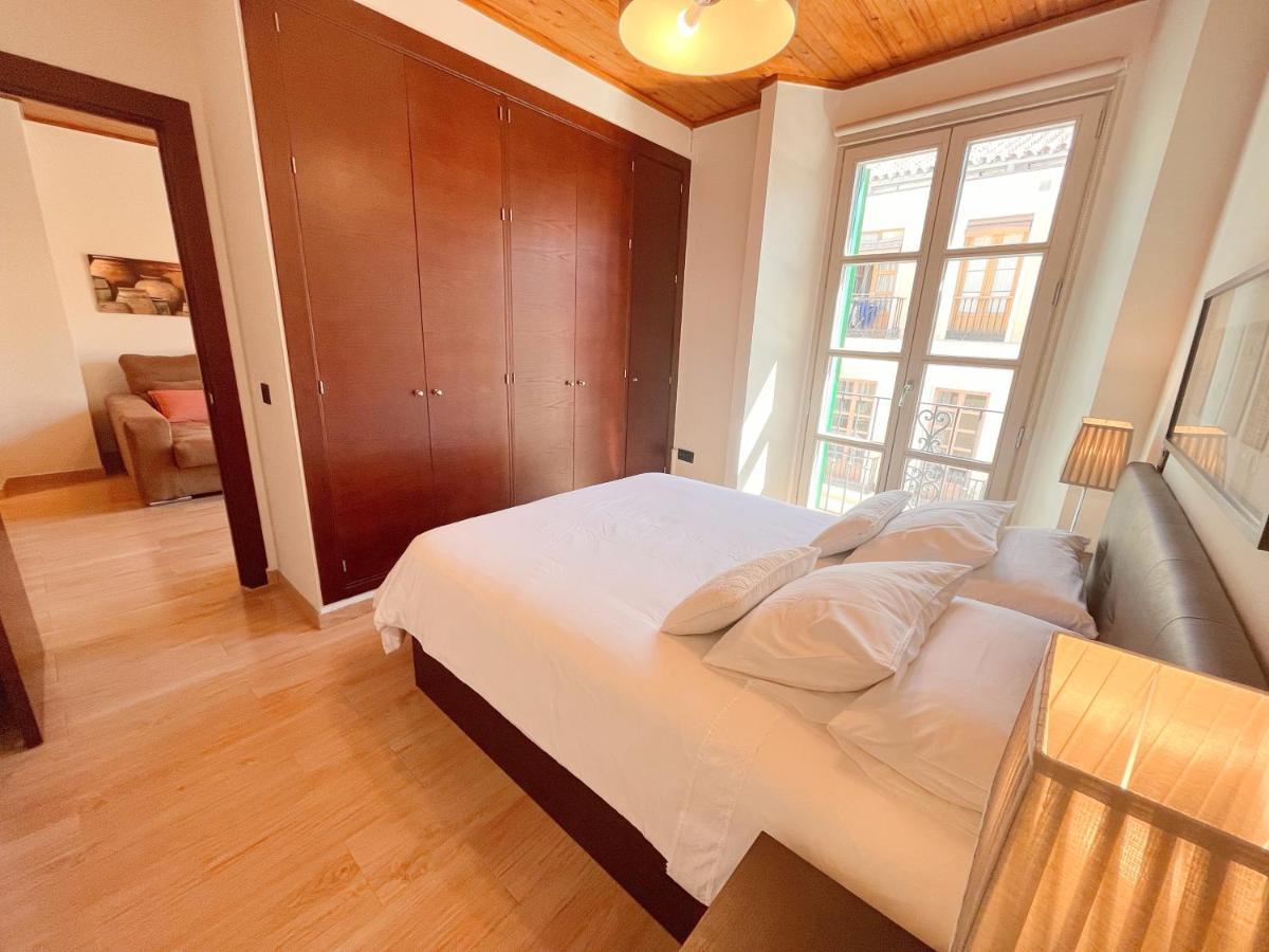 Homely Malaga Carreteria Con Piscina ภายนอก รูปภาพ