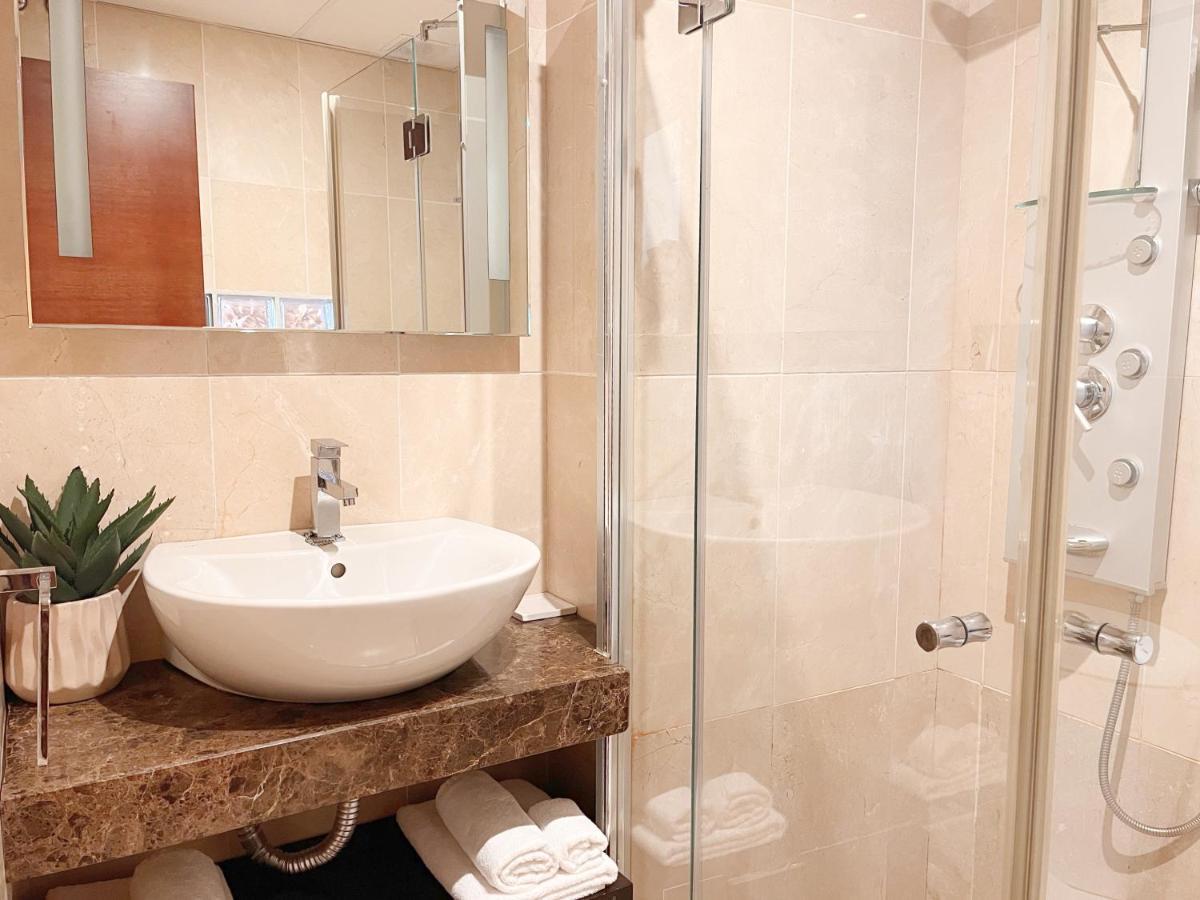 Homely Malaga Carreteria Con Piscina ภายนอก รูปภาพ